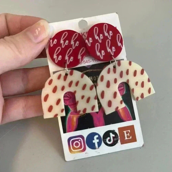 Ho Ho Ho Arch Christmas Earrings - Picture 1 of 2